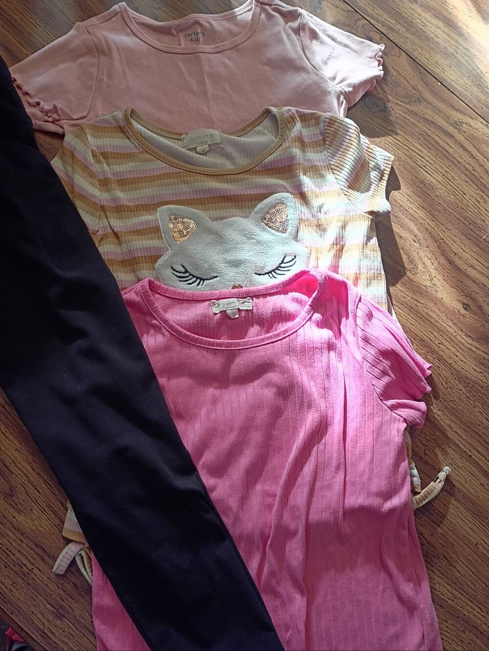 Bundle Of 4 Girls Items-3 Shirts & A Pants Size 7/8
